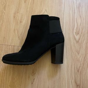 Universal Threads Black Heeled Booties- Size 8